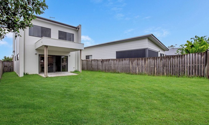 Upper Coomera House | Entire Home Near Theme Parks