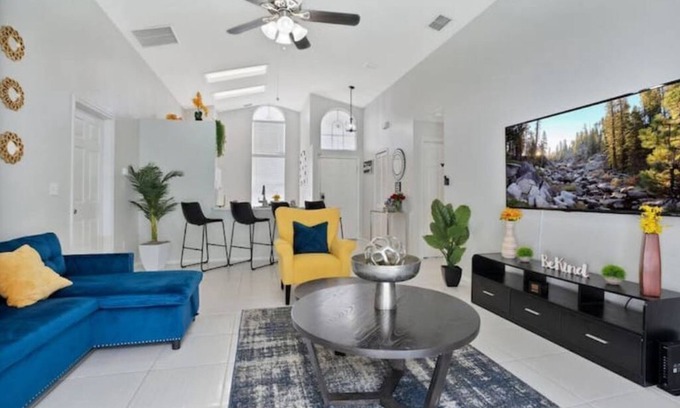 Lindfields House | Entire House with Private Pool in Four Cornersn