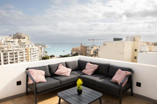 Il-Balluta House | Entire Luxury Sliema Townhouse Steps from Beach
