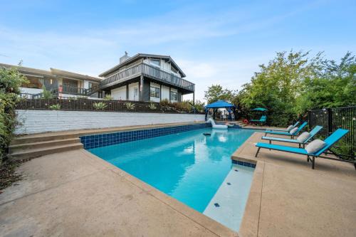 El Cajon House | Entire Private Pool, Grand View, King Bed, Spacious, Parking, Available Now