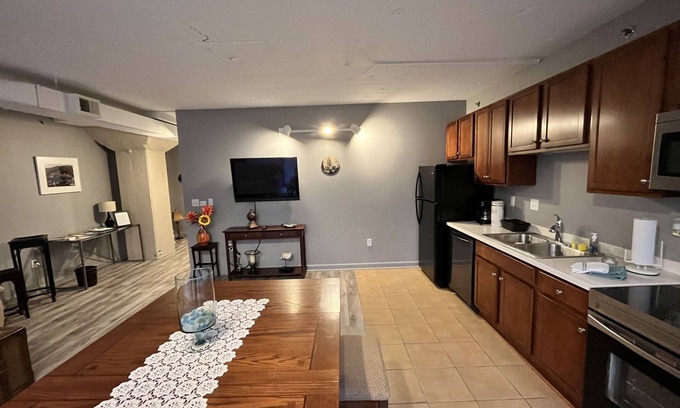 Sandusky Condo | Entire spacious condo on the Water
