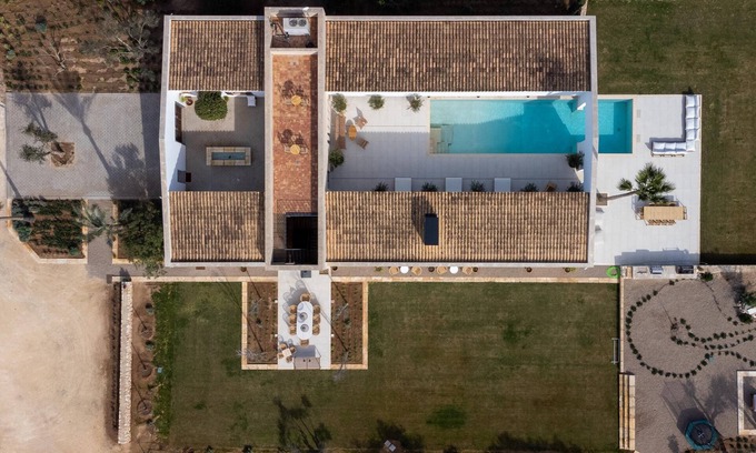 Maria de la Salut Ski Chalet | Spectacular designer villa 10 minutes from Playa de Muro