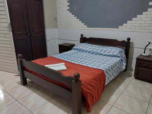 Centro House | Espaço básico e funcional com 2 ambientes, sem fogão, bem localizado, zona nobre, com garagem