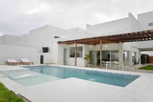 Tubara Villa | Espectacular casa en oferta con piscina privada y vista al mar