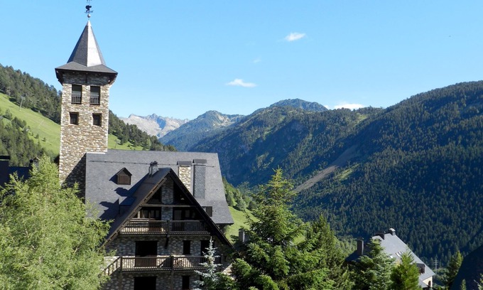 Beret Apartment | Esquiros by FeelFree Rentals