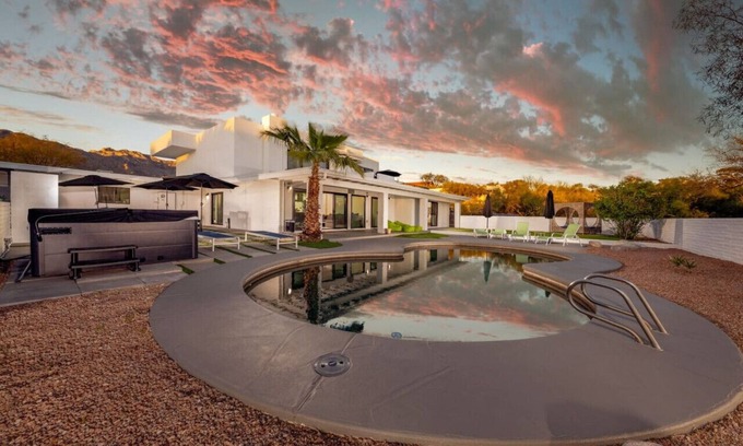 Tucson House | Estate /7 BR & 5 BA/Home & Guesthouse/2 Pools