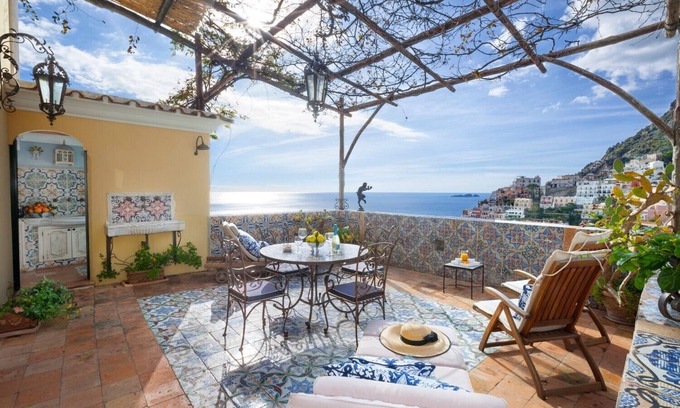 Liparlati House | Estate4home - Palazzo Crocione