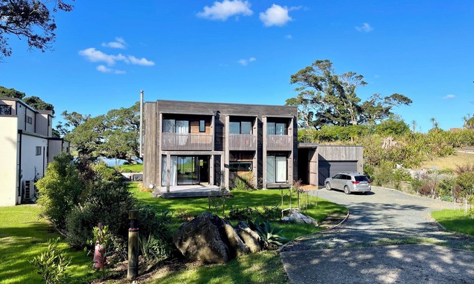 Mangawhai Heads House | Estuary View Haven
