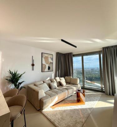 Nivy Apartment | Eurovea Tower, 27th floor apartment, free parking
