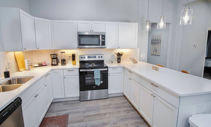 Near East Side Cottage | Exceptional 5BR So Close to Riverwalk and Downtown