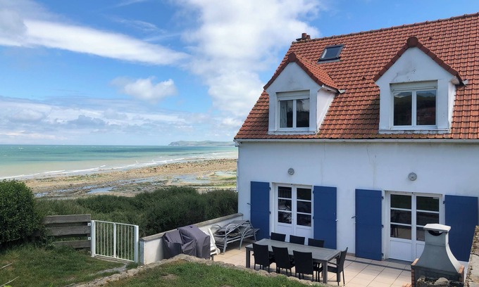 Audinghen Villa | Exceptional location for this family villa on Cap Gris Nez, facing the sea