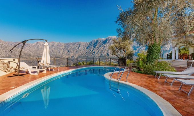 Prcanj Villa | Exclusive 6 bedrooms villa with direct sea views Oranus