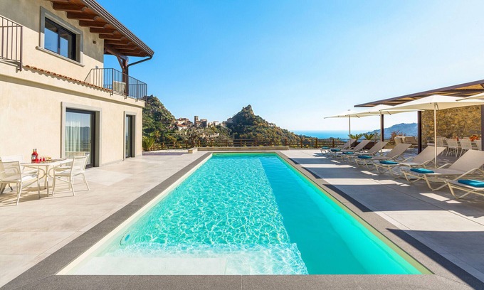 Savoca Villa | Exclusive villa with pool a few KM from Taormina