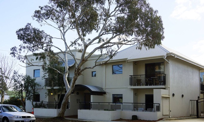 South Fremantle Apartment | Executive 1 bedroom apartment in South Fremantle