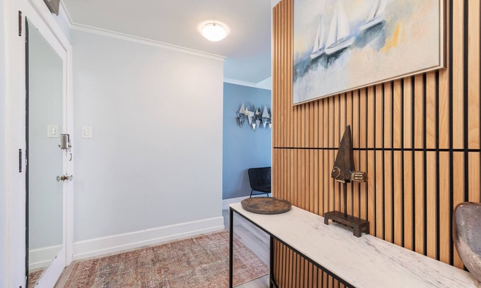 Alamitos Beach Condo | Executive-next to Convention Center + Free Parking