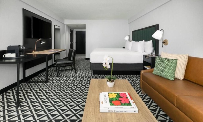 Brookline Hotel | Experience Brookline Charm in a Modern Comfortable Room!