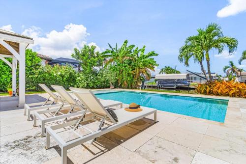 Yacht Club House | Experience Peace & Elegance - Fish House - Roelens