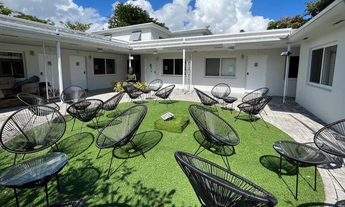 Northeast Miami Condo | Exquisite Studio 15 min from the beach
