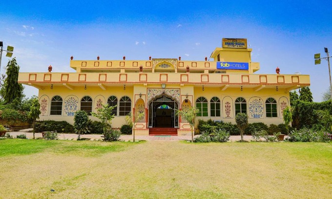 Amer Bed & Breakfast | FabEscape Anand Mahal
