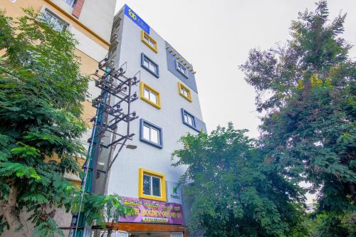 Bengaluru Hotel | FabExpress Golden Grand Inn - Global Village