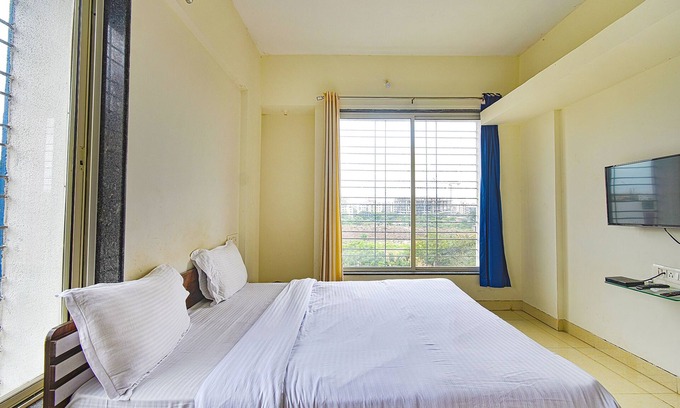 Clover Park Hotel | FabExpress Golden Leaf