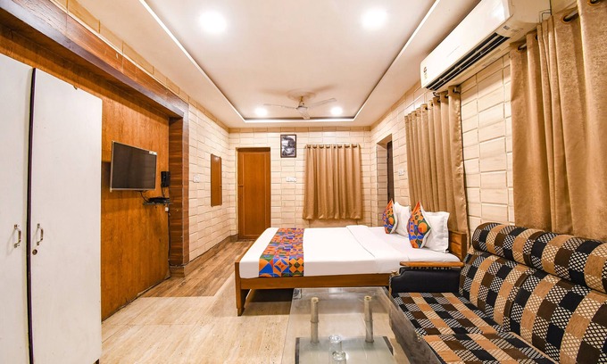 Ballygunge Hotel | Fabexpress Golden Suites