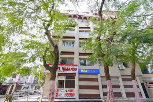 Ujjain Hotel | FabExpress Himansh - About a minute walk to Mahakaleshwar Jyotirlinga