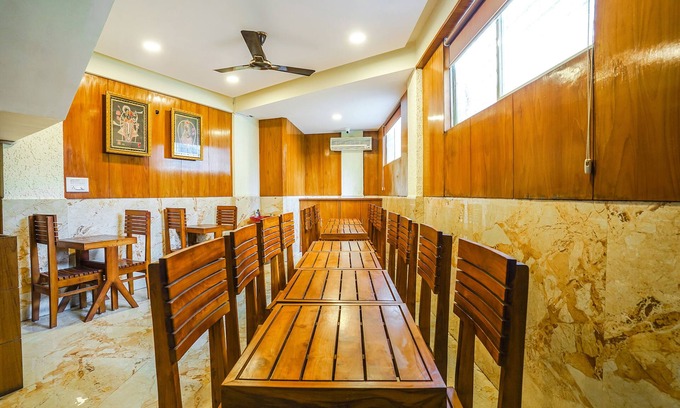 Bangalore City Center Hotel | Fabhotel Ctc Gardenia Residency