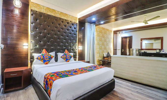 Dwarka Hotel | Fabhotel Dwarka Suites
