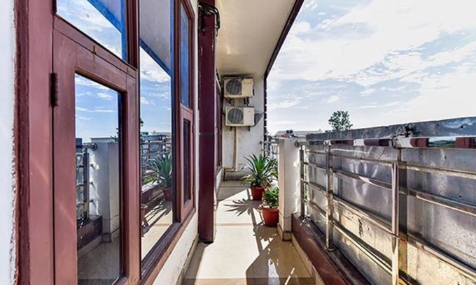 Bullawala Hotel | Fabhotel Sr Residency