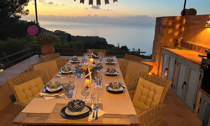 Deia Villa | Fabulous 4-bedroom sea view villa with Pool, AC, WiFi in beautiful Deià