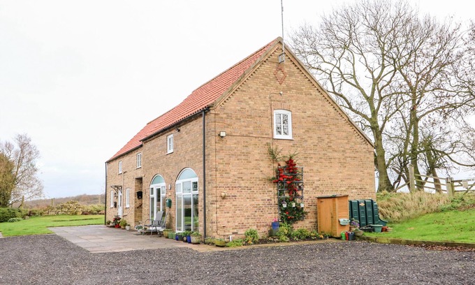 Lincoln Cottage | FAIRFIELD COTTAGE, pet friendly, with a garden in Lincoln
