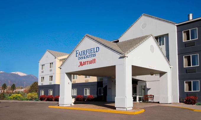 Southwest Colorado Springs Hotel | Fairfield Inn & Suites Colorado Springs South