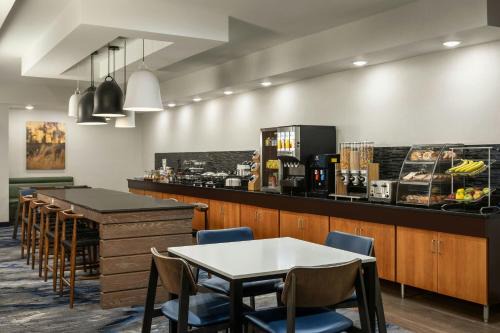 Roseville Hotel | Fairfield Inn & Suites Minneapolis St. Paul/Roseville