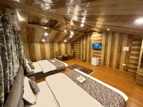 Srinagar Hotel | Faizzy residency