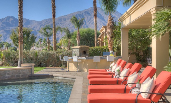 La Quinta House | FALL GETAWAYS 25% OFF Poolside Perfection 50ft Pool Dreamy Vibes