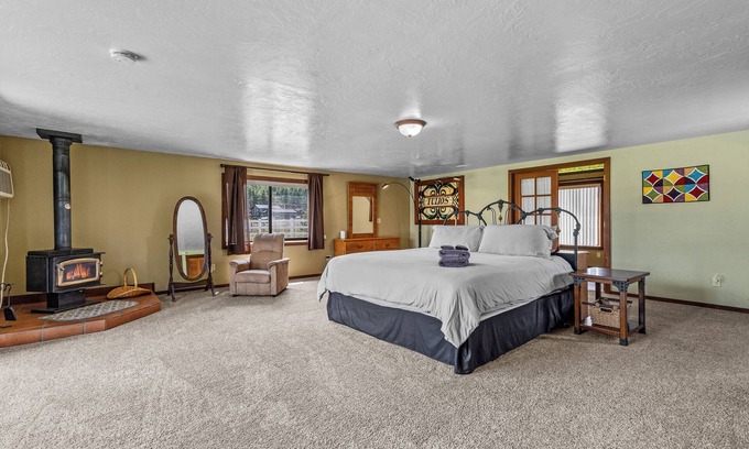 Baderville House | Fall in Flagstaff | Enjoy our Local Discounts