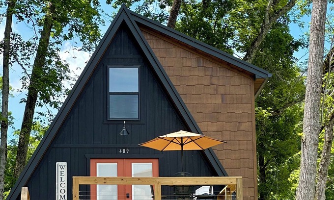 Cub Run Cabin | ✨🍂Fall in🧡 NEW A-Frame Cabin near Mammoth Cave National Park with lake views!