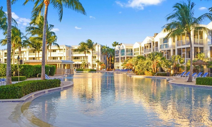 Rock Harbor House | Fall & Winter Deals 4BR/4BA Mariner’s Club Retreat — Spring Dates Open!