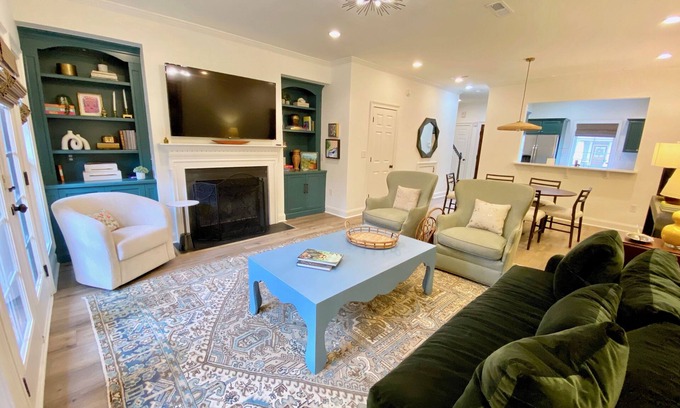 Greenville Downtown Cottage | Falls Park Escape - Steps from everything Downtown