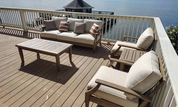 New Roads House | False Flamingo - ON Lake! Spacious Accommodations. Enjoy & Relax - Boat Rental?