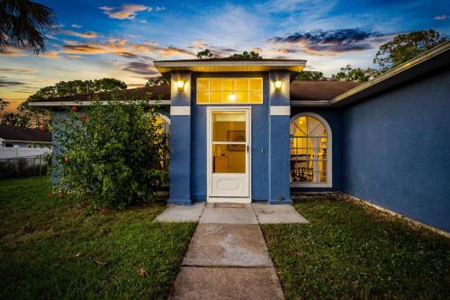 Palm Bay House | Families and large groups, with TVs in every room