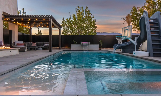 Hurricane Villa | Family-Favorite Retreat: Private Pool+Spa: Game Rooms + Golf : Near Sand Hollow