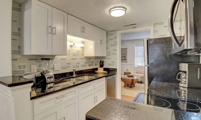 Palmetto Dunes Cottage | Family-friendly 2BR Home w/ Sofa Bed Hilton Head