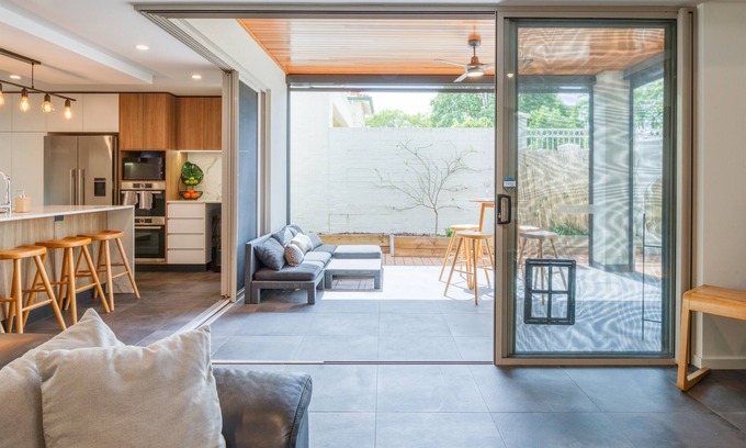 Como House | Family Friendly Como Delight