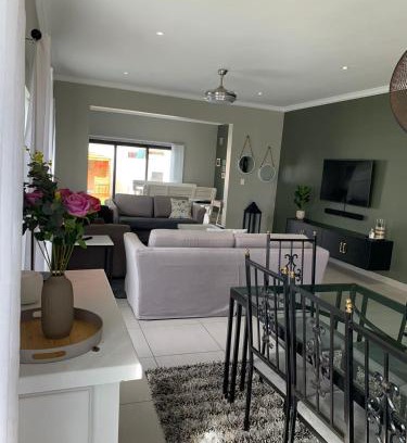 Gordon's Bay House | Family Friendly Home