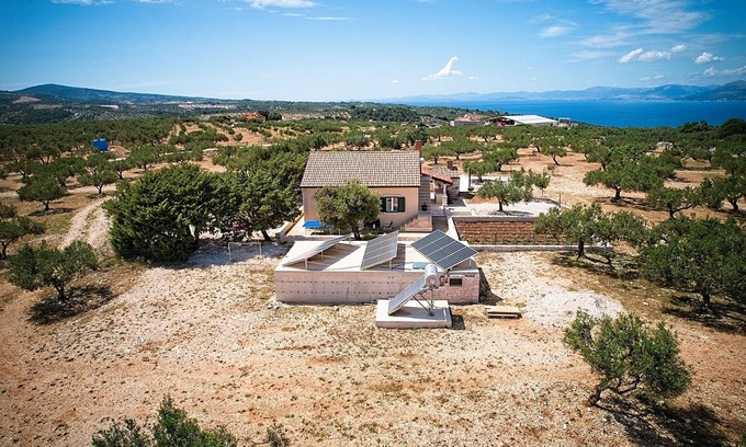 Praznica House | Family friendly house with a swimming pool Pučišća, Brač (K-21499)