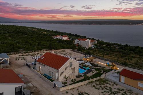 Maslenica House | Family friendly house with a swimming pool Maslenica, Novigrad - 20492
