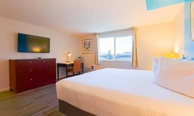 Seaside Hotel | Family-Friendly Property Near Coast, Explore Seaside Promenade, Free Bikes