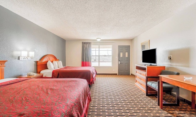 Vernon Hotel | Family-Friendly Room Near Vernon College with Spacious Layout & Comfort